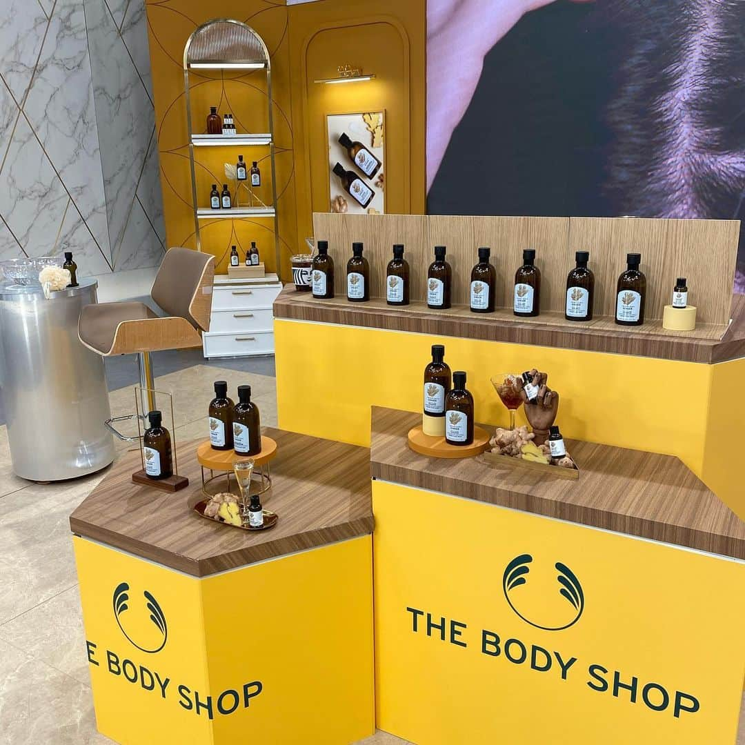 アン・ソニョンさんのインスタグラム写真 - (アン・ソニョンInstagram)「#최초생방송  #thebodyshop  #진저샴푸  잠시후 #현대홈쇼핑 생방송으로 만나요❤️  오늘 최초로 드리는 #무료체험 용량도 완전👍👍  꼭 챙기세요❤️  😍😍😍😍😍😍😍😍😍😍😍😍😍  으와 말되안돠게 높은 목표였는데!!!  초대박 치며 거의 100% 달성하고 퇴근합니드아💯💯💯  생방송 같이 보고 응원해주신분들 감사합니다아🙏🏻」11月21日 12時39分 - anney_an_love