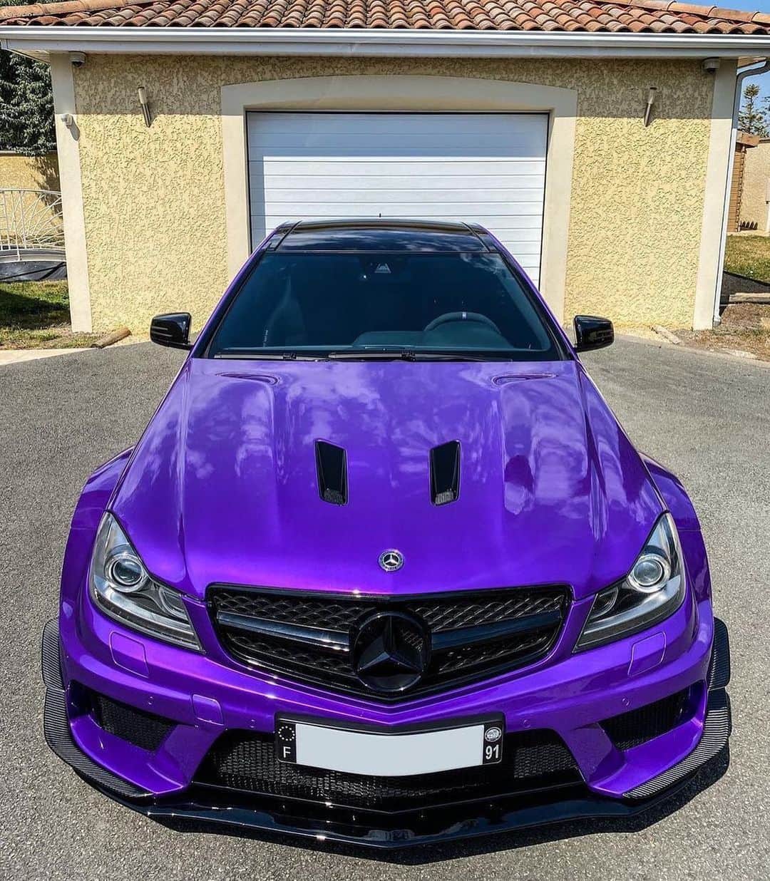 CARLiFESTYLEさんのインスタグラム写真 - (CARLiFESTYLEInstagram)「Purple Mercedes C63 Black Series. Owner @micka91250 #carlifestyle」11月21日 13時08分 - carlifestyle