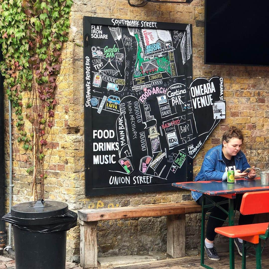 LAUNCHのインスタグラム：「LONDON🇬🇧」