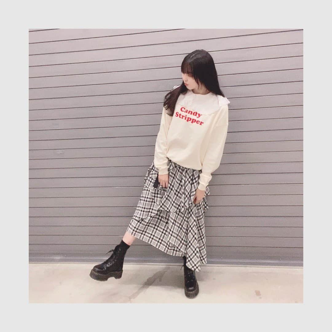 鈴木愛菜さんのインスタグラム写真 - (鈴木愛菜Instagram)「今日の洋服♡  #candystripper #今日のコーデ」11月21日 13時35分 - _enatan0109_