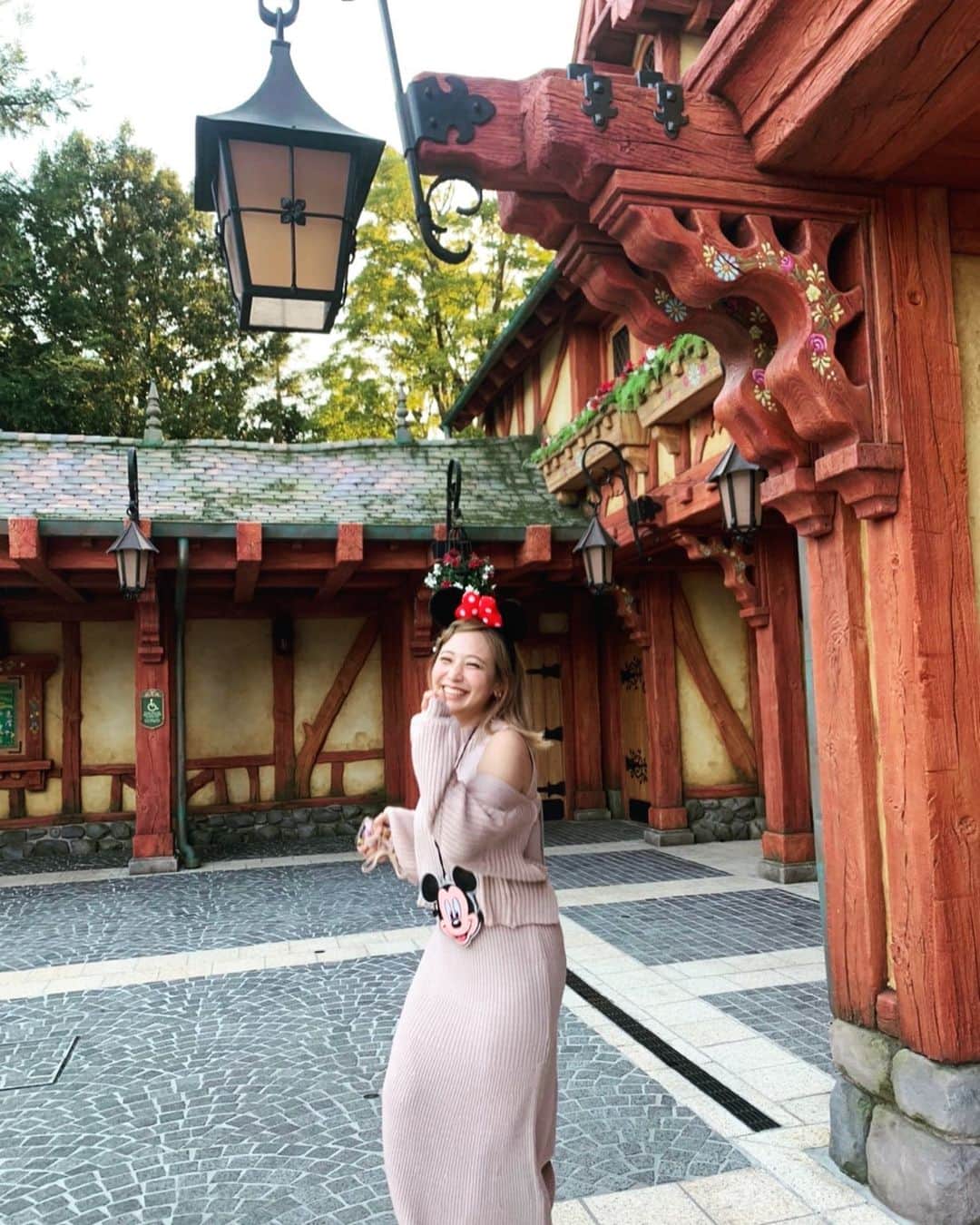浜田由梨のインスタグラム：「満面の笑み😊 #tokyodisneyland #disneyland #disney #disneygram  #smile」