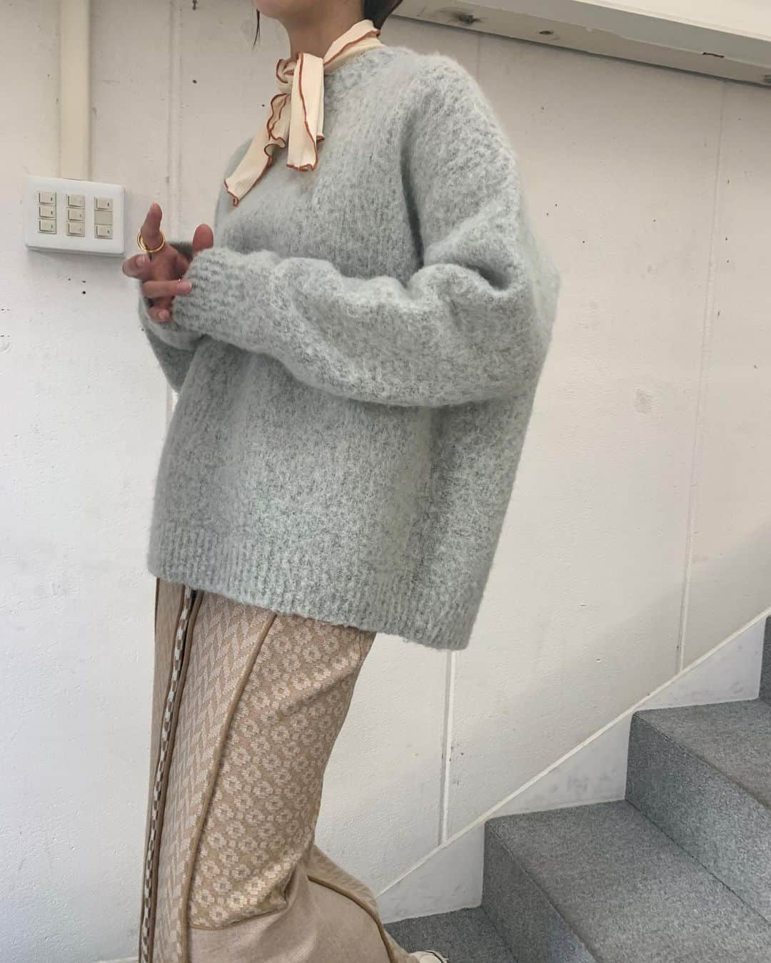 【ANN DE ARKさんのインスタグラム写真 - (【ANN DE ARKInstagram)「PICKUP ITEMS﻿ ﻿ 《 AURALEE 》﻿ WOOL ALPACA FELT KNIT P/O﻿ ￥39,600（税込）﻿ ﻿ 《 Baserenge 》﻿ PAVA LONGSLEEVE﻿ ￥16,390（税込）﻿ ﻿ 《 TAN 》﻿ MOSAIC PATTERN SKIRT﻿ ￥46,200（税込）﻿ ﻿ ﻿ 着用用スタッフ身長：158cm﻿ ﻿ ﻿ 商品に関しましては、お気軽にコメントや店舗までお問い合わせください。﻿ ⬇︎⬇︎⬇︎﻿ @ann_de_ark ﻿ #fashion #栃木 #宇都宮 #ショップ  #arknets #anndeark #auralee #tanjpn #baserange #converse」11月21日 13時43分 - ann_de_ark