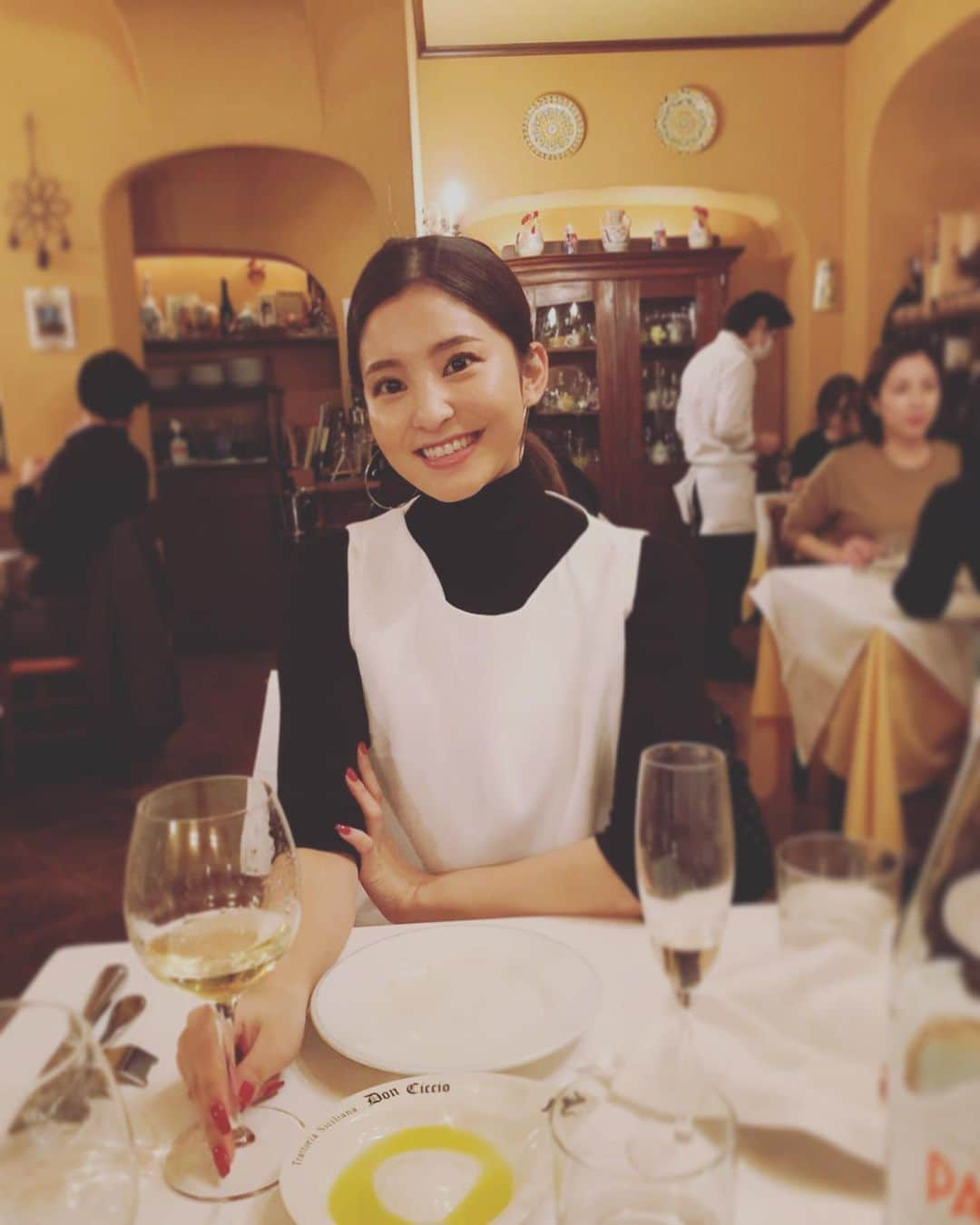 明松美玖さんのインスタグラム写真 - (明松美玖Instagram)「、  美味しく楽しかったので🍷 @donciccio_tokyo ☺︎  また来月予約とろ〜。  #邪馬台国ヘア」11月21日 13時50分 - shashishu_daily