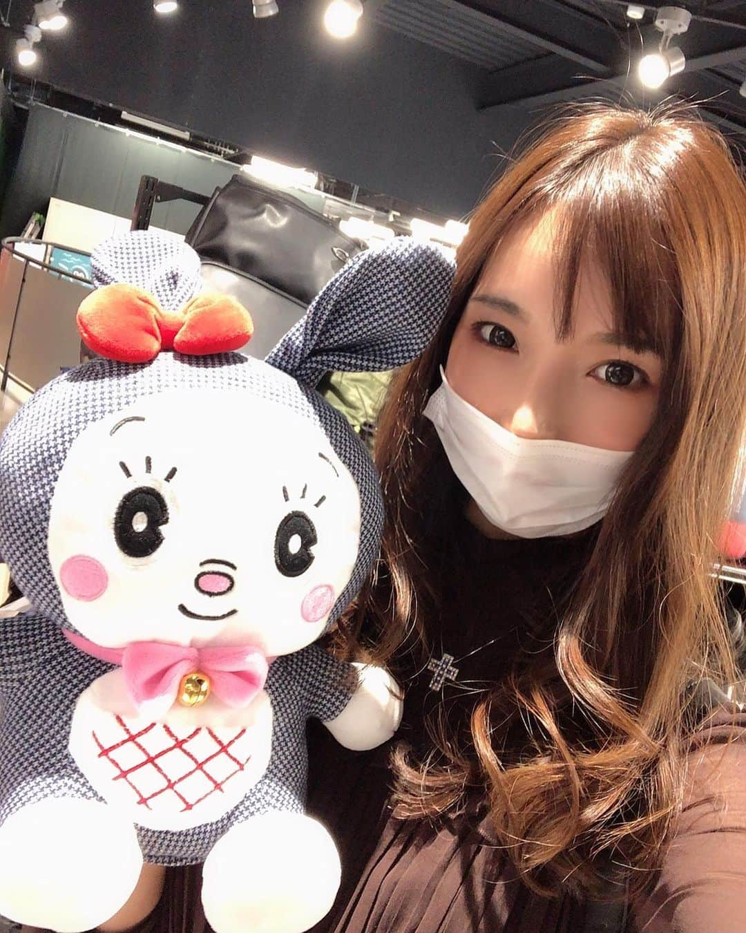 早川瀬里奈のインスタグラム：「お誕生日にピンのパターとどらえどらみ頂いたの🥺 私のキャディバックの中身が我ながら完璧に仕上がった🥺もっとちゃんと並べれば良かった性格出るわ」