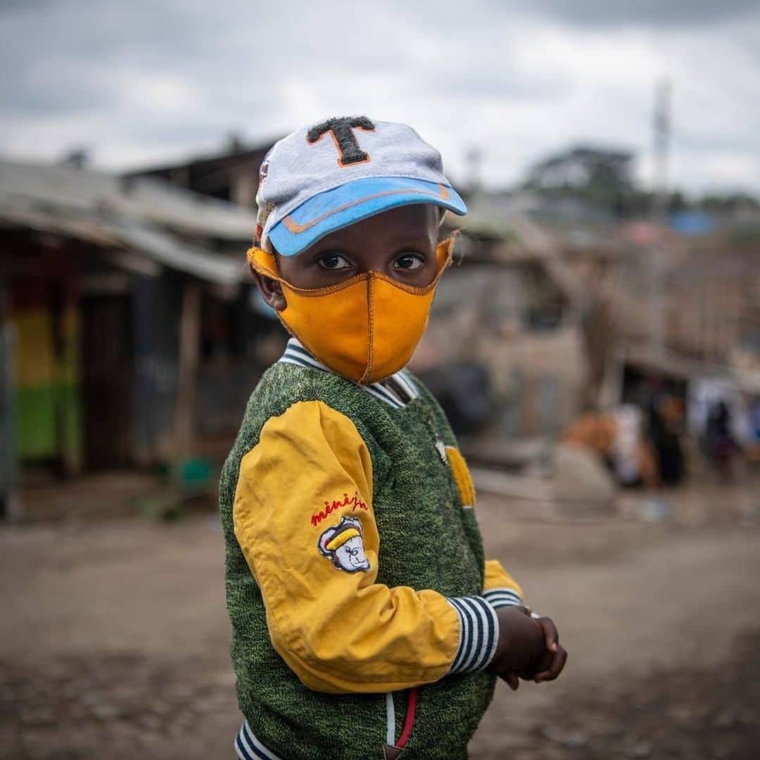 unicefさんのインスタグラム写真 - (unicefInstagram)「There are now 150 million more children living in multidimensional poverty - without access to education, health, housing, nutrition, sanitation, or safe water. That’s an increase of 15% when compared to pre-COVID-19 levels.   We must act now to reverse this worrying trend - and reimagine better social protection #ForEveryChild.  © UNICEF/UN058188/Vishwanathan - © UNICEF/UNI362239/Everett - © UNICEF/UNI212989/Prinsloo」11月21日 14時15分 - unicef