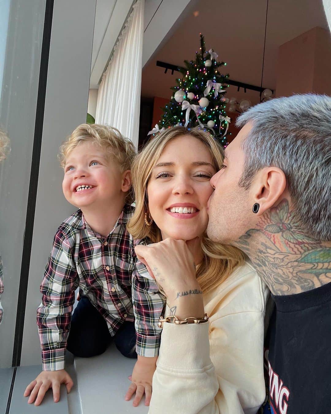 フェデスのインスタグラム：「Famiglia 🤍」