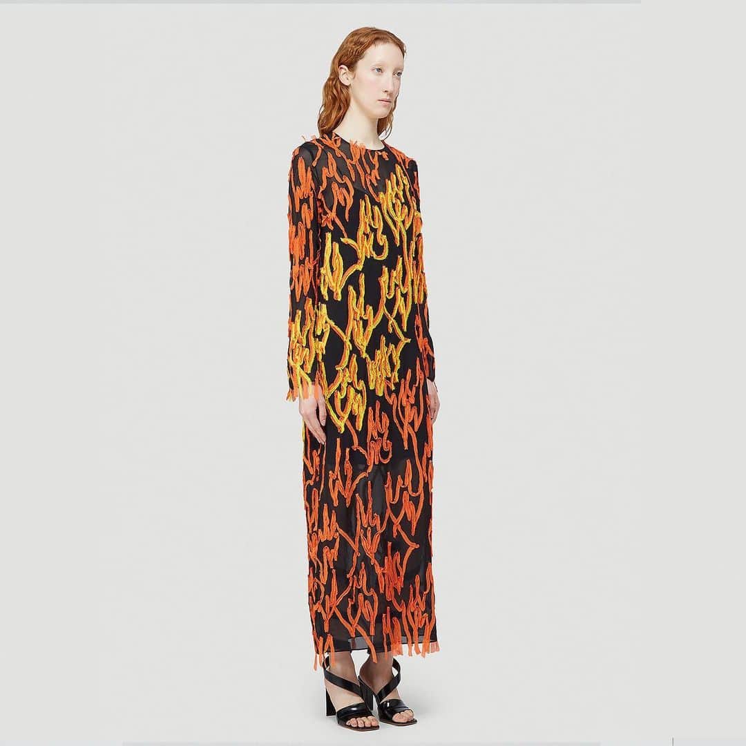 エルエヌシーシーのインスタグラム：「For ARCHIVE 04, follow us back to the future @acnestudios and rediscover the AW16 Elja Flame Dress, SS16 Deana Jacket, AW15 Lavern Dress, SS13 Verena Leather Jacket and Pants, and AW19 Leather Dress. Don’t miss out on these special pieces a second time, shop now.」