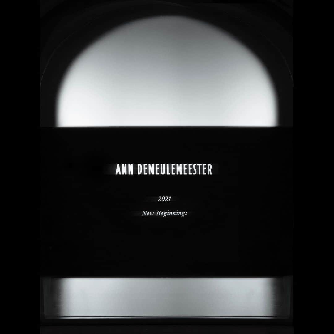 アン ドゥムルメステールさんのインスタグラム写真 - (アン ドゥムルメステールInstagram)「2021 - New Beginnings - - - #anndemeulemeester」11月22日 0時09分 - anndemeulemeester_official