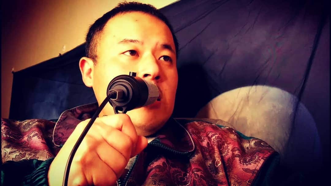 のインスタグラム：「一人でしゃべってばかりだな  #comedian  #mic #MC」