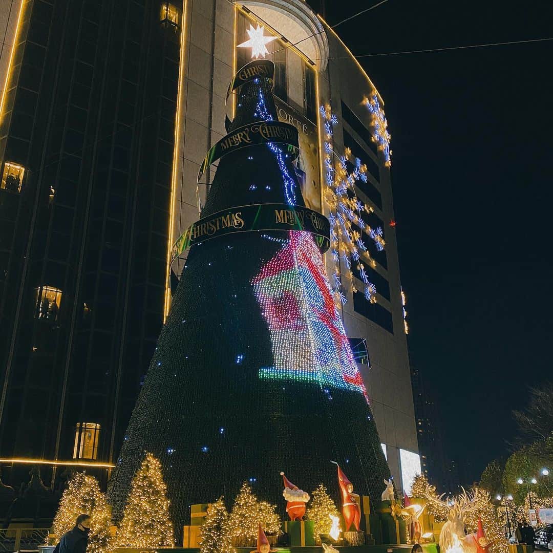 キム・ダヘのインスタグラム：「🎄🎄🎄」