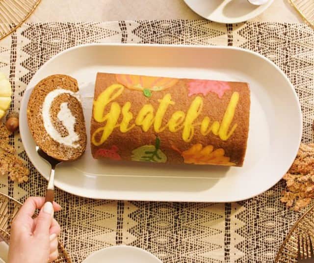 Good Morning Americaさんのインスタグラム写真 - (Good Morning AmericaInstagram)「Thanksgiving's trendiest dessert is the pumpkin roll! We tell you how to make it at our link in bio. #thanksgiving #recipes」11月22日 1時01分 - goodmorningamerica