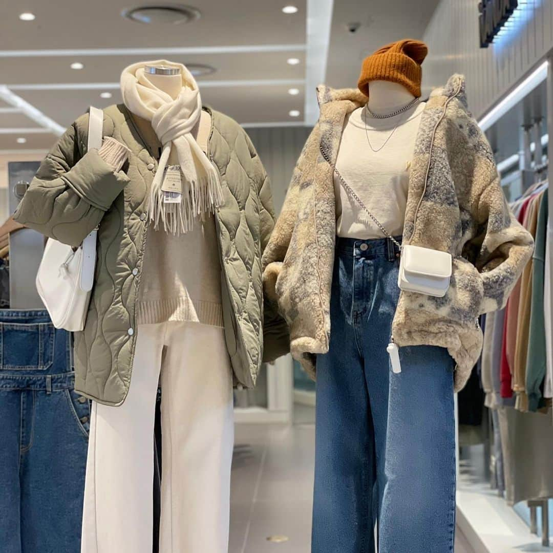 Official STYLENANDAさんのインスタグラム写真 - (Official STYLENANDAInstagram)「스타일난다 어썸윈터세일은  이번 주말까지만 진행합니다💕 - Awesome-Winter SALE  2020.11.18(Wed) - 11.22(Sun) - STYLENANDA/ 3CE/ KKXX UP TO 70-30% SALE (*일부품목 제외) m.stylenanda.com」11月21日 16時13分 - houseof3ce