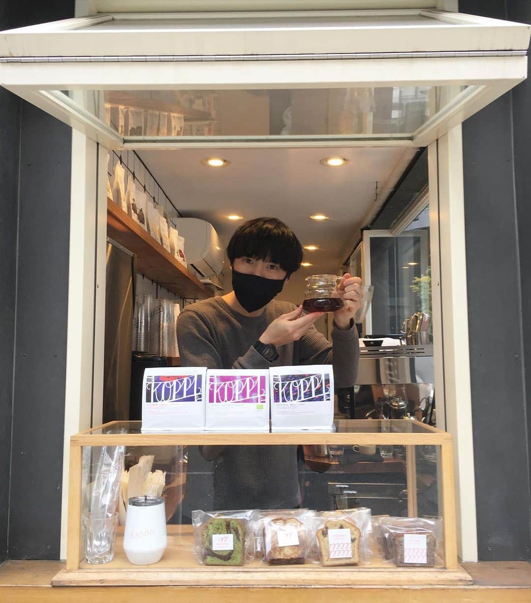 ABOUT LIFE COFFEE BREWERSさんのインスタグラム写真 - (ABOUT LIFE COFFEE BREWERSInstagram)「・ KOPPI @koppi_roasters POP UP ﻿ Beans are sold out ! but we're serving 4 single origins and avaiable cute tumbler, cupping spoon 🍍✨﻿ ﻿ スウェーデンのコーヒーロースター﻿ KOPPI @koppi_roasters のお豆は完売しましたが、フィルターコーヒーはまだ4種類お召し上がりいただけます😋﻿ グッズも残りわずかなのでお早めに…！﻿ ﻿ #aboutlifecoffeebrewers #aboutlifecoffee #onibuscoffee #onibuscoffeenakameguro #ratiocoffeeandcycle #akitocoffee #stylecoffee #specialtycoffee #tokyocoffee #tokyocafe #shibuya #tokyo」11月21日 16時23分 - aboutlifecoffeebrewers