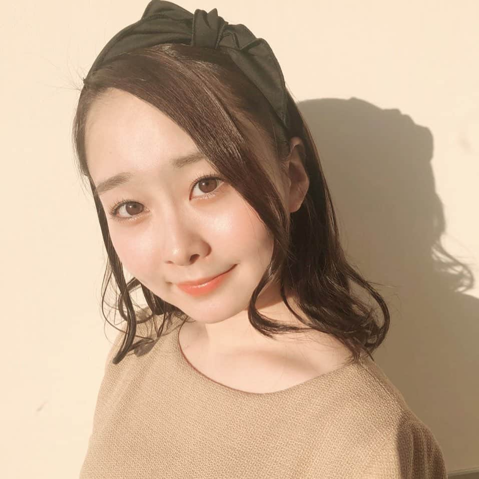 高橋優里花のインスタグラム：「髪の毛染めてきました〜🤍 山本さんのカラーがお気に入りです！🐶 #ヘアー　#ヘアアレンジ　#ミディアムヘア #美容室　#hairstyle #hair」