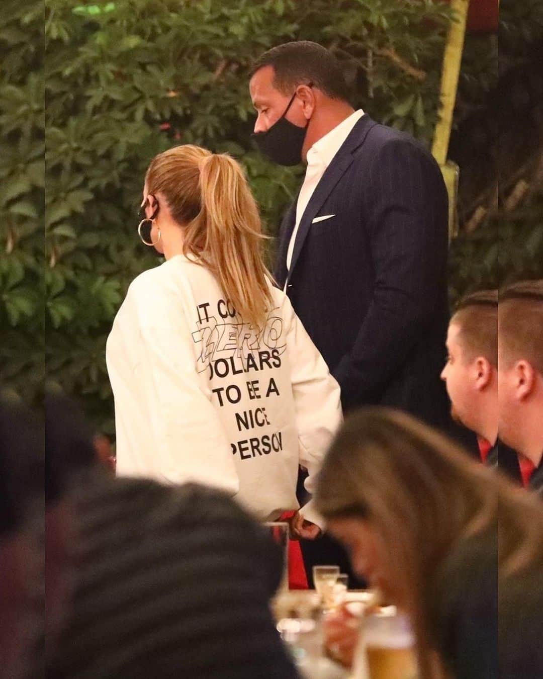 Just Jaredさんのインスタグラム写真 - (Just JaredInstagram)「Jennifer Lopez wears a comfy sweatsuit with an important message on the back while out to dinner with Alex Rodriguez and some friends #JenniferLopez #Alexrodriguez Photos: Backgrid」11月21日 16時54分 - justjared
