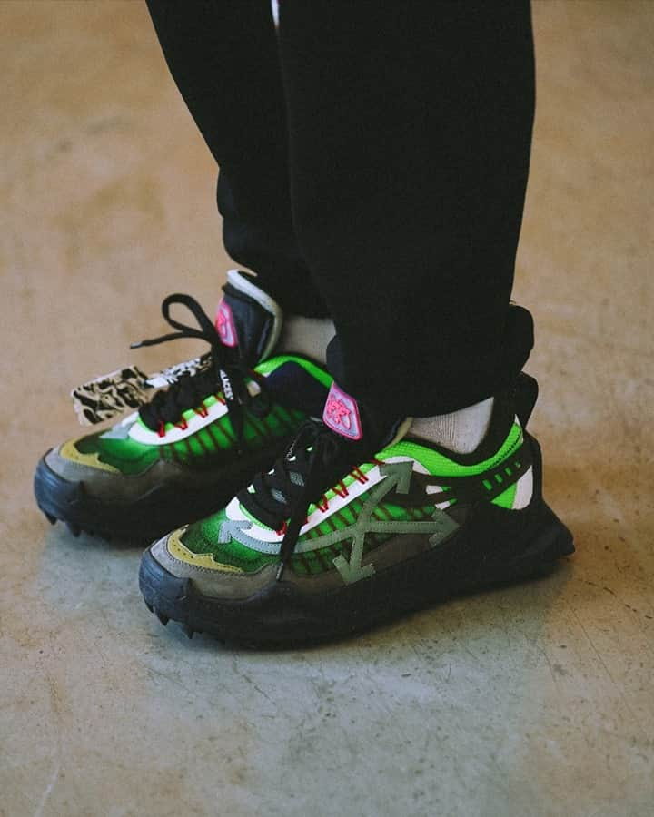 OFF-WHITE C/O VIRGIL ABLOHさんのインスタグラム写真 - (OFF-WHITE C/O VIRGIL ABLOHInstagram)「fw20 men's Off-White™ green ODSY-1000 sneakers with light blue arrows at side now available online at off---white.com」11月21日 17時00分 - off____white