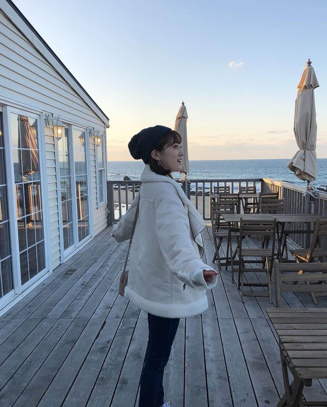 坂本 愛玲菜さんのインスタグラム写真 - (坂本 愛玲菜Instagram)「❄️🌊 冬の海もいいなぁ。 外国にいるみたいな写真☺︎ いつか本当に外国行ってみたい✈︎ #糸島」11月21日 17時11分 - erena_hkt48