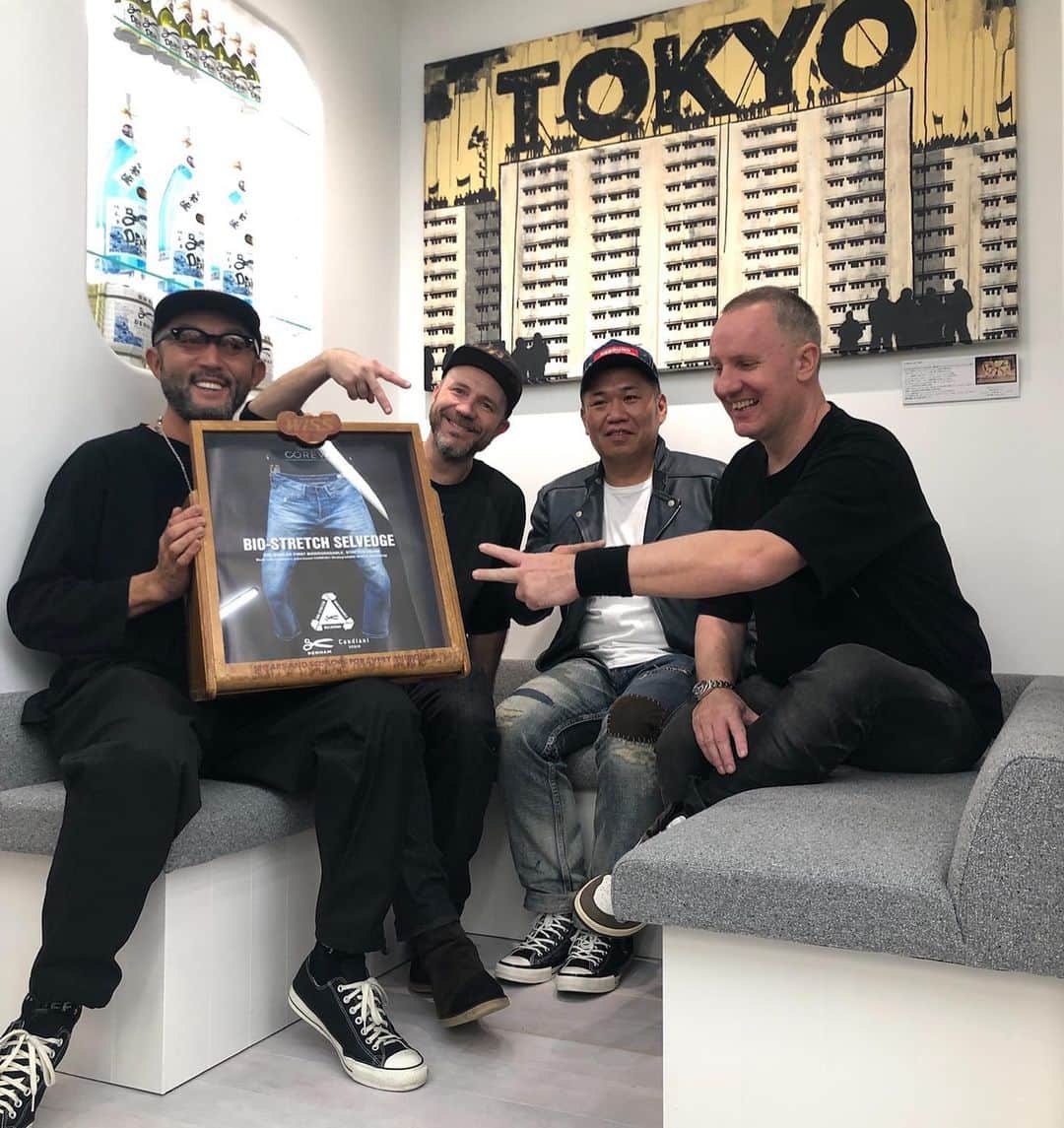 デンハムのインスタグラム