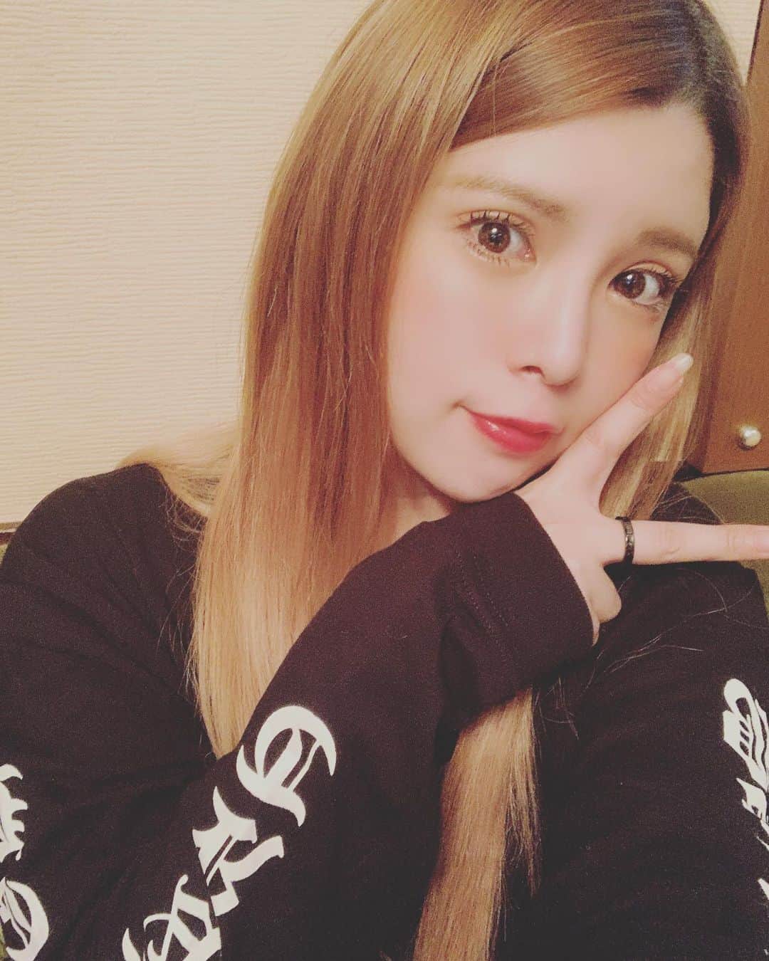坂口杏里のインスタグラム：「重大発表  あります！」