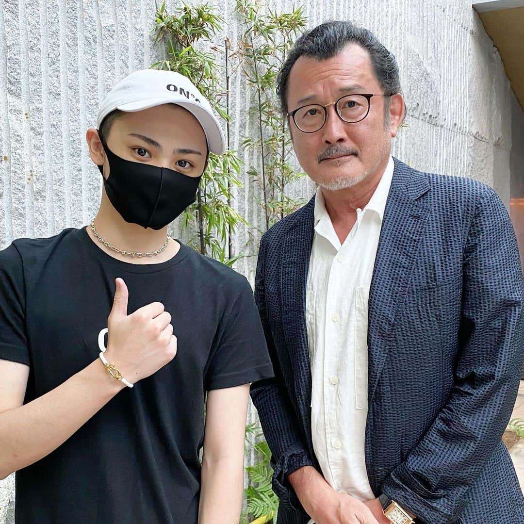 戸田英志のインスタグラム：「吉田さんお子さん産まれるなんておめでとうございます🎉㊗️﻿ ﻿ いつも優しく可愛がって下さる吉田さんのお子さんにお会いするのが楽しみです✨﻿ ﻿ お子さん産まれたら、子育て頑張って下さい👶✨  #おっさんずラブ #おっさんずラブinthesky #吉田鋼太郎 さん #行動力 #起業家 #自己啓発 #原宿 #竹下通り #表参道 #青山 #新宿 #渋谷 #六本木 #東京 #tokyo #YouTube #YouTuber #TikTok #TikToker #ユーチューブ #ユーチューバー #ティックトック #ビジネス #高校生社長 #戸田英志」