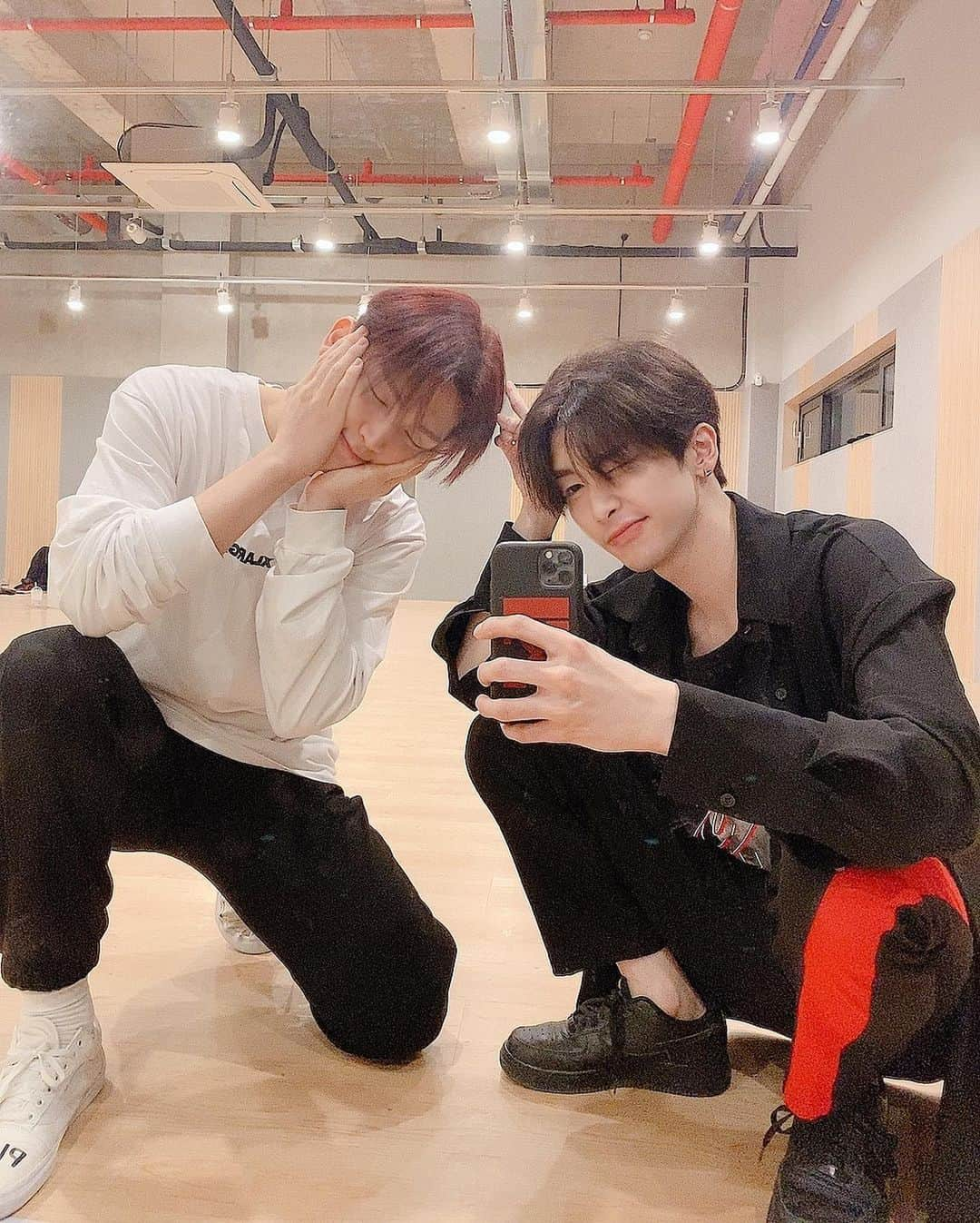 UP10TIONさんのインスタグラム写真 - (UP10TIONInstagram)「안농💛 #샤오 #xiao #규진 #gyujin」11月21日 17時48分 - u10t_official