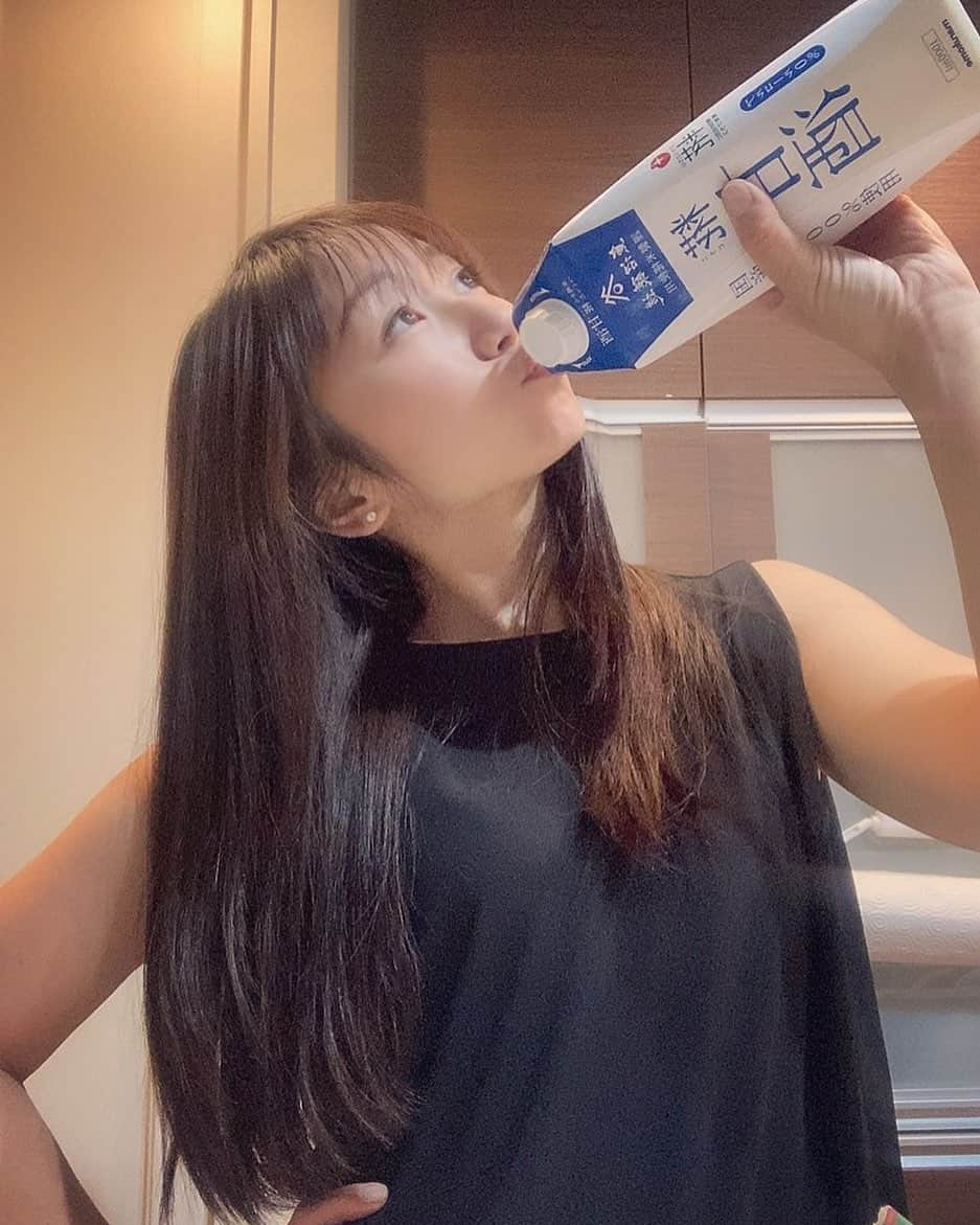 森本さやかさんのインスタグラム写真 - (森本さやかInstagram)「甘酒グビグビ!! 酒粕の甘酒も美味しいですよね。アツアツにして。(*´Д｀*) #米麹甘酒  #一気飲み 風 #米麹の甘酒  #ホット甘酒  #美容と健康  #飲む点滴  #寒い季節に  #麹甘酒」11月21日 17時42分 - sayakamorimoto1011