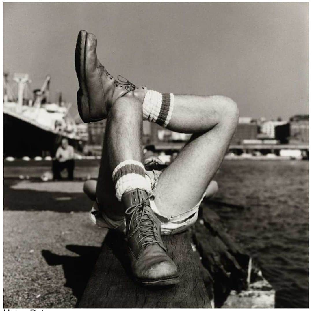 ドリス・ヴァン・ノッテンさんのインスタグラム写真 - (ドリス・ヴァン・ノッテンInstagram)「. Peter Hujar Christopher Street Pier #2 (Crossed Legs), 1976/2020 Paul Thek (II), 1975/2020 Hudson River (III) 1976/2020 . The Dries Van Noten Los Angeles Store is pleased to present together with Marc Selwyn Fine Art Gallery an exhibition of the works by photographer Peter Hujar at la Cienega. 21 November - 31 December 2020  . With opening performance by pianist Adam Mac Dougall today, Saturday 21 November at 3.30pm  Copyright:The Peter Hujar Archive, LLD . Driesvannoten-la.com . @marcselwynfineart  @driesvannoten.la  . #driesvannoten #driesvannotenla #peterhujar #portraitphotography #marcselwynfineart」11月21日 17時50分 - driesvannoten