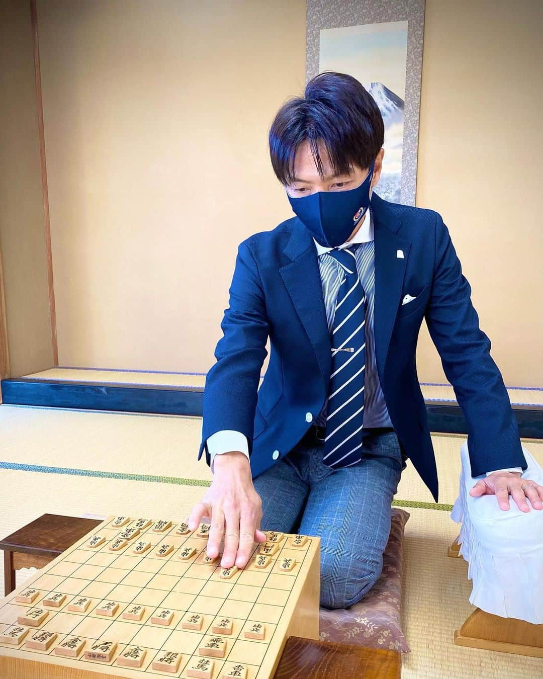 波戸康広さんのインスタグラム写真 - (波戸康広Instagram)「・﻿ 将棋会館で若きスター棋士と対談でした🕺﻿ ﻿ 情報解禁になればお知らせします‼️﻿ ﻿ ﻿ #将棋会館 #将棋親善大使 #波戸康広 #ambassador﻿ #史上最年少 #史上最高勝率 #instagood #instaphoto #波戸の一手」11月21日 18時08分 - hato.official