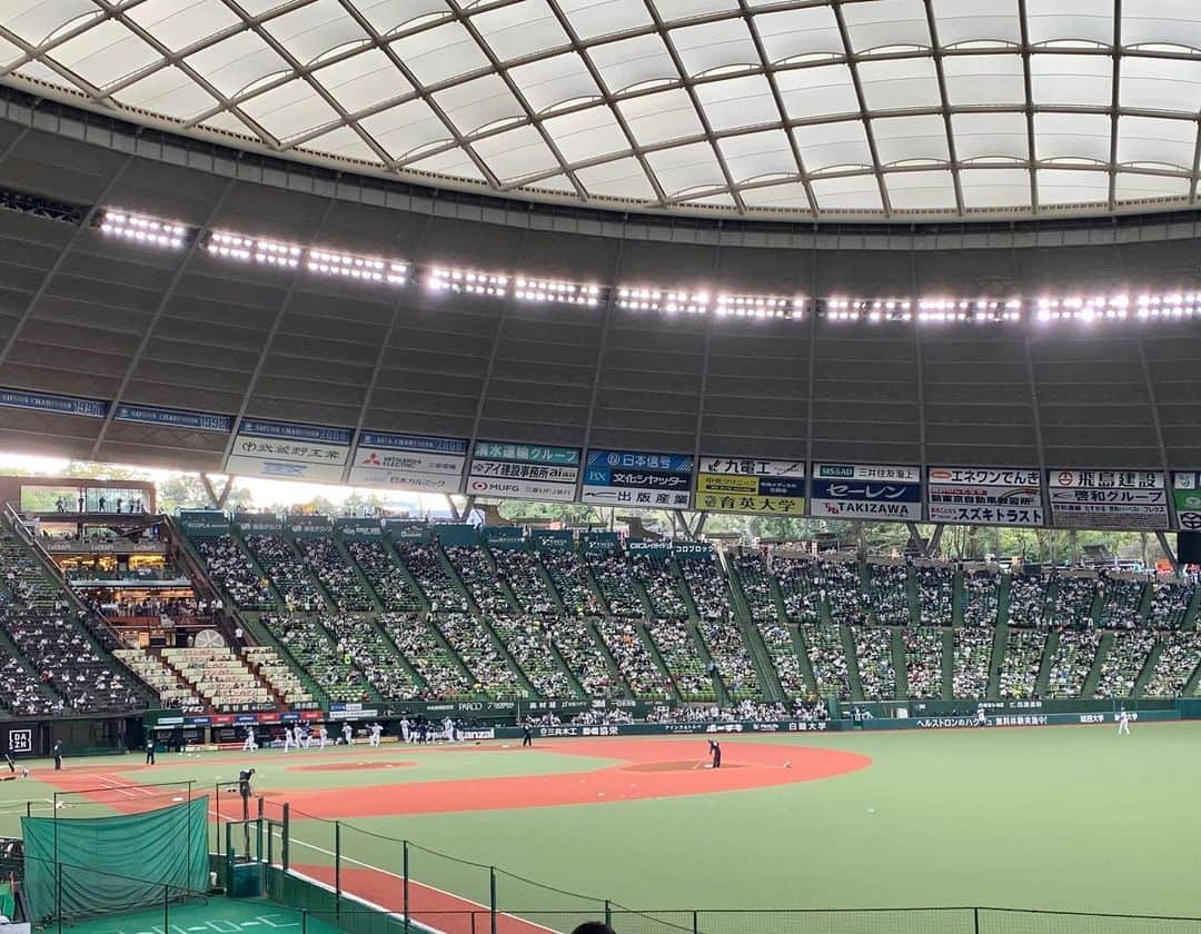 ホテルウィングインターナショナルプレミアム東京四谷さんのインスタグラム写真 - (ホテルウィングインターナショナルプレミアム東京四谷Instagram)「. 先月初めてメットライフドームでプロ野球の試合を観戦しました。  座席は一塁側で、すぐ近くにはブルペンもありプロの投球練習を間近で見ることが出来ました。 ボールがミットに収まる音もよく聞こえ、かなり迫力がありました。 試合は5-4で西武ライオンズが勝利 シーソーゲームでかなり面白かったです。  帰り道でも興奮が冷める事も無くあれが凄かった！これも凄かった！とずっと喋っていました。 機会があればまた来シーズン見にいきたいと思ってます。  今日からはソフトバンク対巨人の日本シリーズが始まり、昨年と同じ顔合わせということで、どちらが今年は日本一に輝くのかとても楽しみですね！  #ホテルウィングプレミアム東京四谷 #ホテルウィング東京四谷 #hotelwinginternationalpremiumtokyoyotsuya  #四谷三丁目 #野球観戦 #プロ野球  #メットライフドーム#西武ライオンズ  #日本シリーズ#今日から#楽しみ」11月21日 18時13分 - hotelwing_premium_tokyoyotsuya