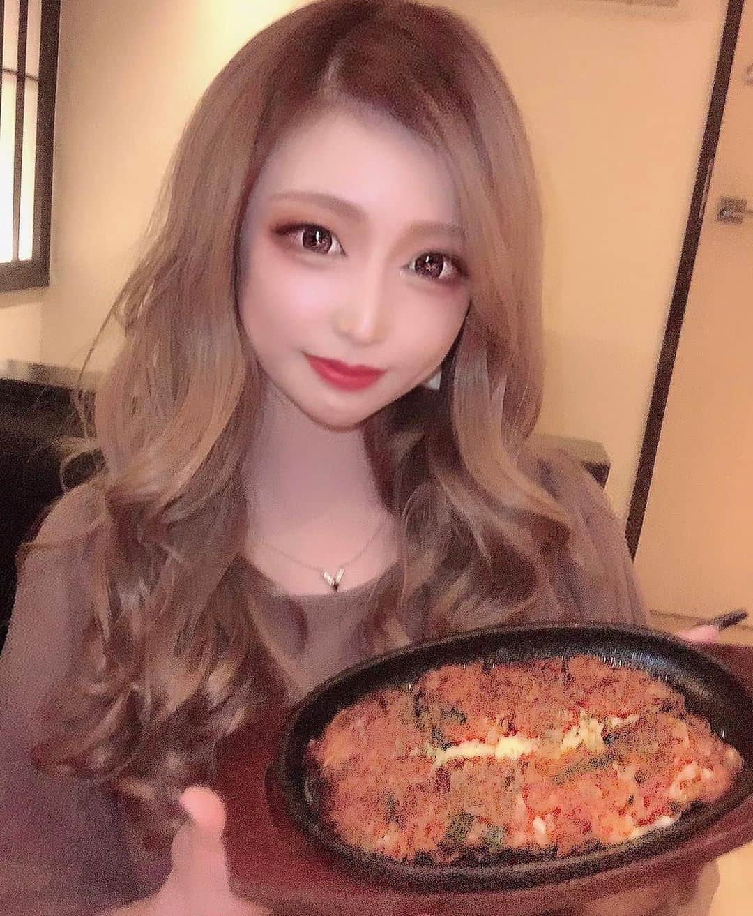 つきののインスタグラム：「. ・ ・ 錦三丁目グルメコンテスト🍴💕 ・ ・ コリアンダイニングMaruさん✨ はじめて行ったけどめちゃくちゃ美味しかった🥰 内装も落ち着いた雰囲気で綺麗だしまた行きたい！ ・ ・ ・ #韓国料理 #コリアン #maru #グルメ #名古屋グルメ #ゴールド #gold #錦 #錦3 #名古屋 #ナイツネット #キャバ嬢 #キャバクラ #キャバ #歌舞伎町 #六本木 #北新地 #ミナミ #中洲 #すすきの #ギャル #ネイル #Tバック #ドレス」