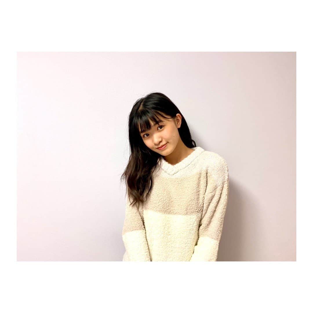 のインスタグラム：「・ 三連休ですねっ 私はお気に入りの部屋着を着てゆったり家で過ごします🌼」