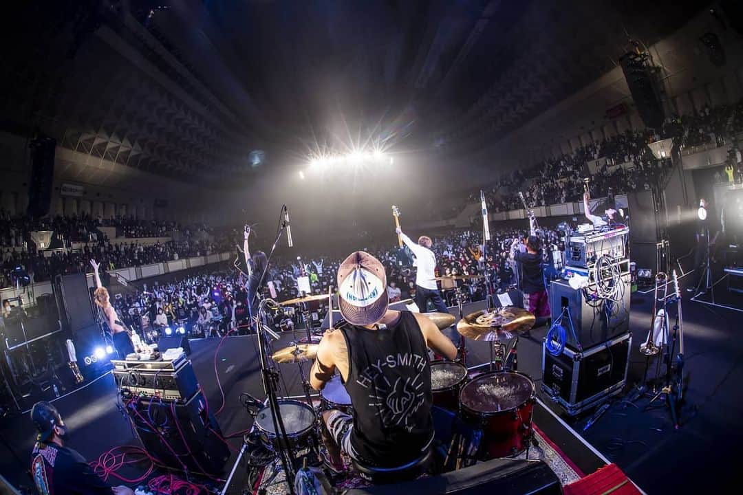 HEY-SMITHのインスタグラム：「11/21(土) 神戸ワールド記念ホール “MUSIC ZOO WORLD ‐DAY.1-肉眼で見る生き物の世界-” photo by @hayachinphoto」