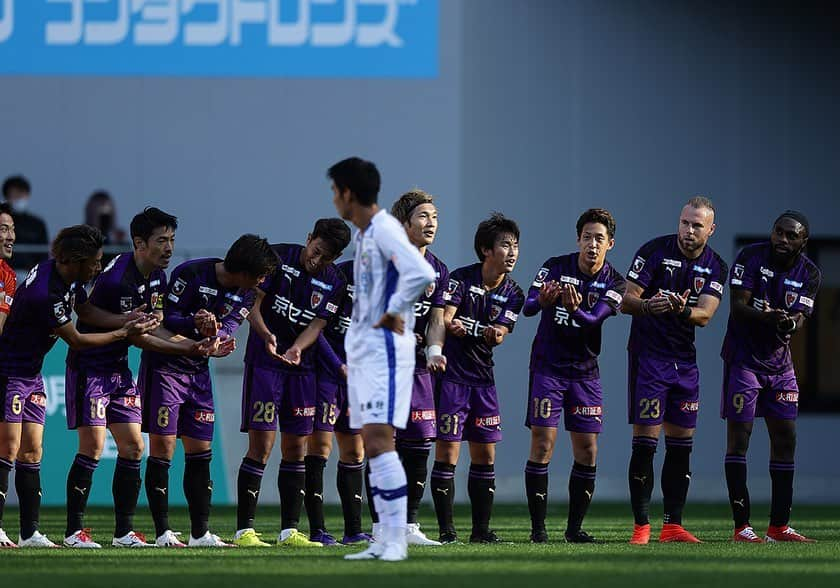 京都サンガF.C.さんのインスタグラム写真 - (京都サンガF.C.Instagram)「. Photo gallery📸  2020明治安田生命J2リーグ第35節 📅11月21日（土）14:03 🏟️サンガS 🆚京都2-0徳島 ⚽️#仙頭啓矢 #ピーターウタカ  #魅せようKYOTOの一体感 #sanga #京都サンガ #闘紫 #TEAM京都」11月21日 18時52分 - kyotosanga_official