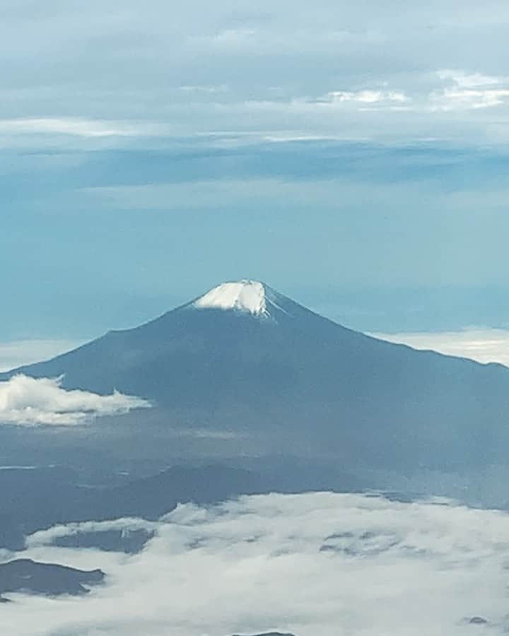 のインスタグラム：「少し前の動画ですが…富士山はいつも綺麗🗻✨」