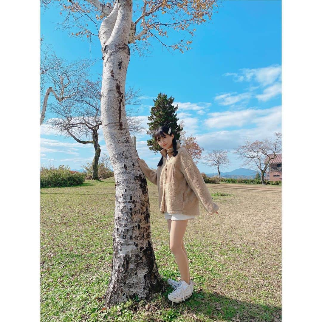 小見山沙空さんのインスタグラム写真 - (小見山沙空Instagram)「山本山🗻  👗ブルゾン＋ハーフパンツの組み合わせが好きです❣️韓国っぽくて、女の子らしさも出て、さらに！脚長効果もあるんです🤗  #ngt48 #生写真 #カメラ #新潟県 #小千谷市 #山本山 #ブルゾン #ハーフパンツ #モコモコ #女の子 #三つ編み #フォロー #follow」11月21日 19時10分 - sara.komiyama727