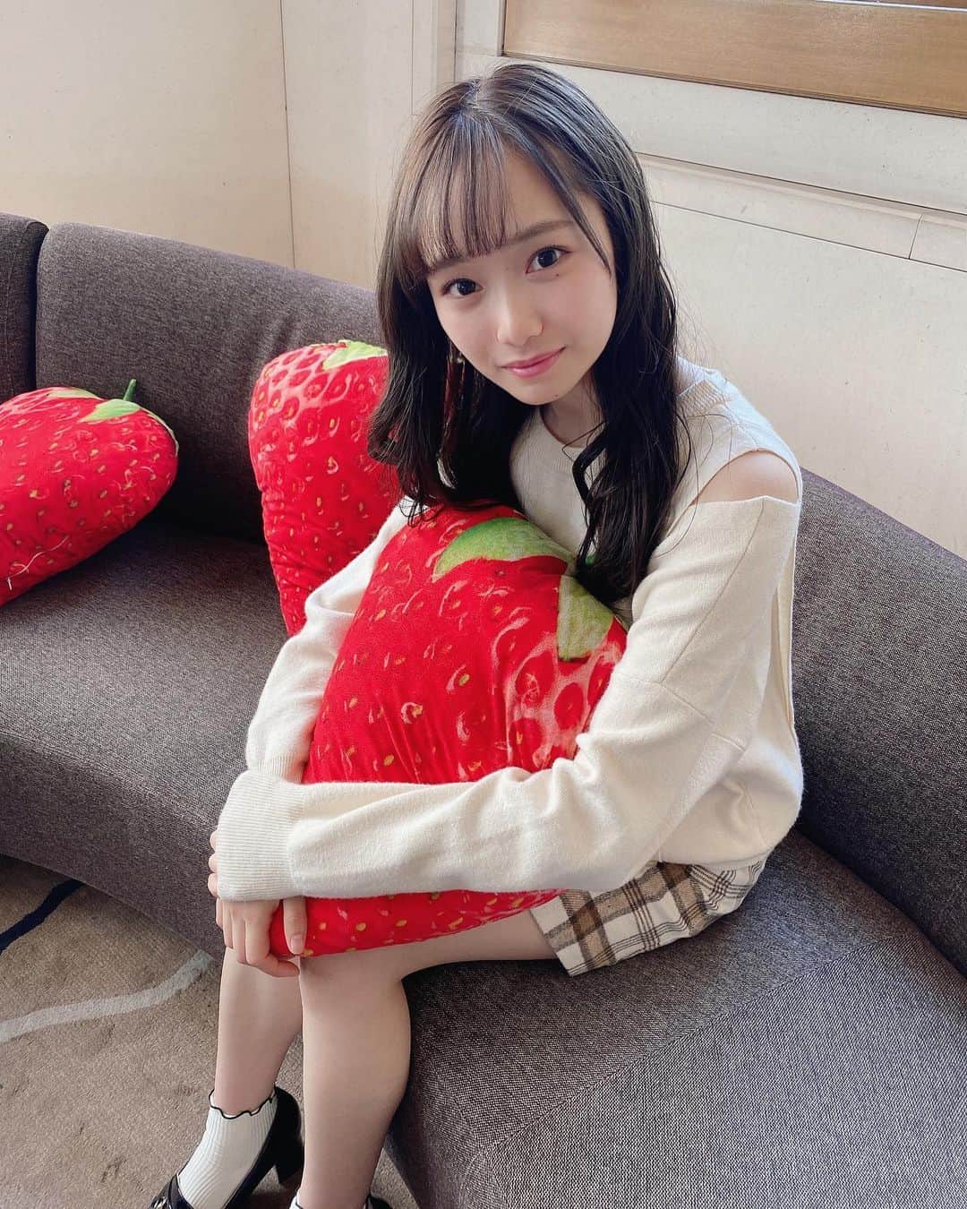 かわぎしるなのインスタグラム：「明日からファイナル審査です！！  まずは、ここまで連れてきてくださって本当にありがとうございます❤︎ ファイナルに来たからには！！ 絶対にグランプリ取りたい🥺 その一心で、全力で駆け抜けます！！ 応援よろしくお願いします🙇🏻‍♀️  ファイナル審査 ①Web投票(11/22 12:00~11/29 21:59) ②RT審査(11/22 12:00~11/28 23:59) ③mysta審査(11/22 12:00~11:28 23:59) ④SHOWROOM審査(11/23 12:00~11/29 21:59)  Web投票は、私のプロフィールにあるURLから1日に1回お願いします！！みなさんの1票がとってもとっても大事なんです😖 RT審査は、固定ツイートを、持っている垢全て(鍵垢以外)でRTお願いします🙇🏻‍♀️鍵垢はカウントされません😭  #フレキャン #フレキャン2020」
