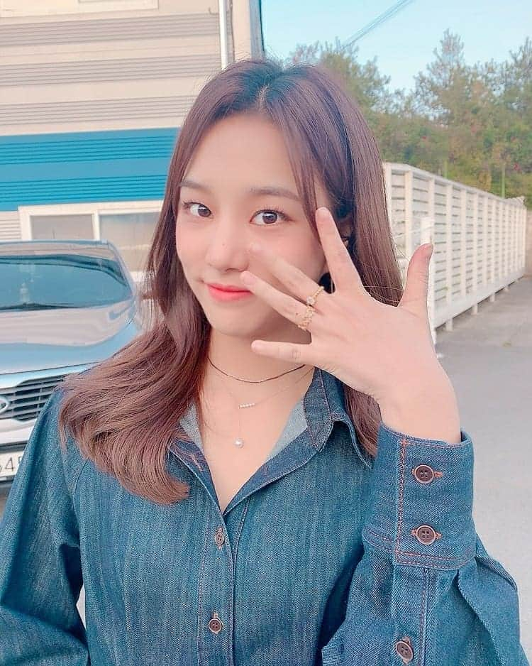 LABOUMさんのインスタグラム写真 - (LABOUMInstagram)「[#솔빈] 잠시 후 8시부터 동아tv '뷰티앤부티 시즌5' 가 방송📺 되니 라떼들 주말 오후 솔빈이와 함께 해요💕  #라붐 #LABOUM #SOLBIN  #동아tv #뷰티앤부티시즌5」11月21日 19時42分 - officiallaboum