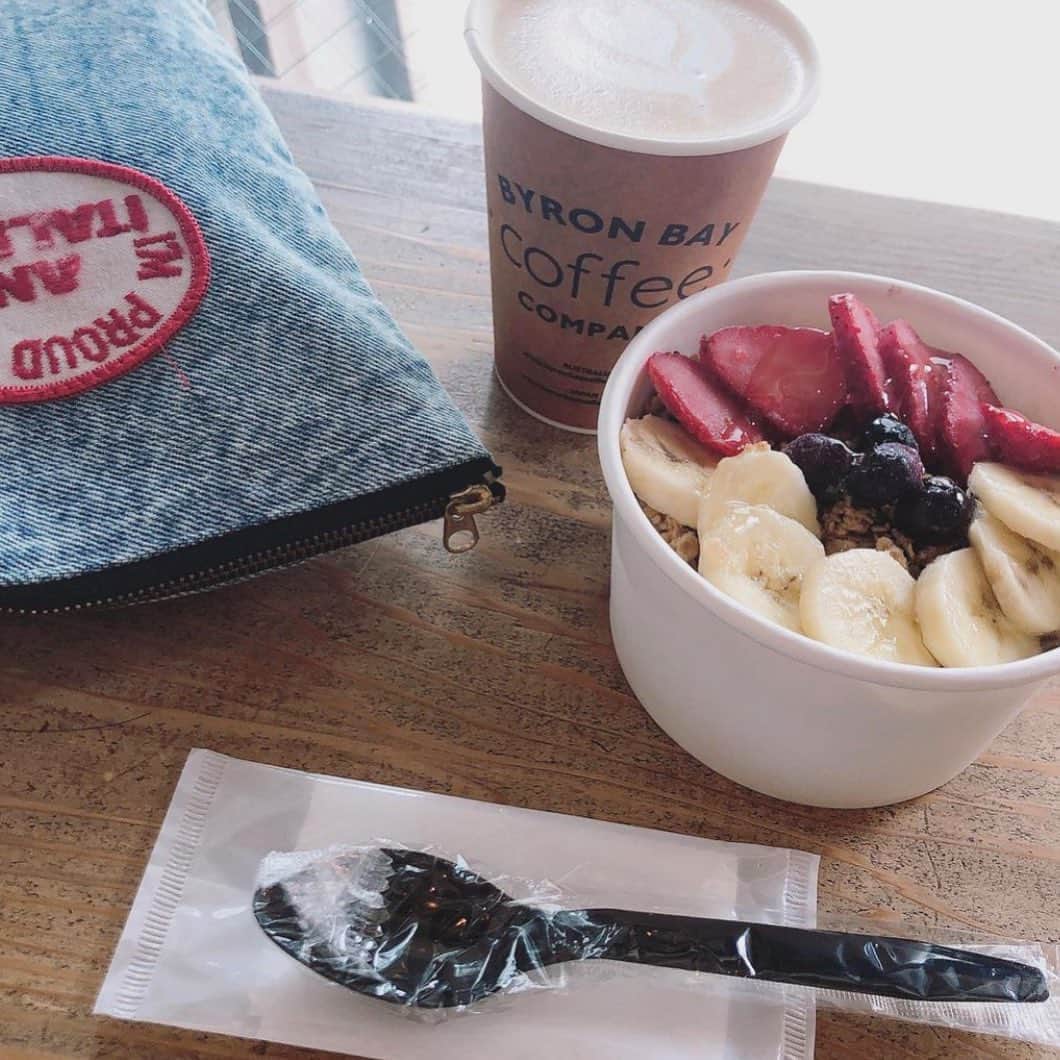 秋山衣梨佳さんのインスタグラム写真 - (秋山衣梨佳Instagram)「🍓🫐🍌  #byronbaycoffee   #byronbaycoffeecompany#cafe#acaibowl#アサイーボウル」11月21日 19時47分 - akiyamaerika