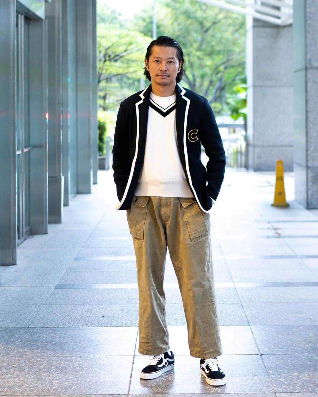 高田朋佳のインスタグラム：「Saturday’s club jacket style.  ———————————————————————— #autmnoutfit #saturdayoutfit  #dressstyle #elegantstyle #modernclassicstyle #newclassicstyle #fashion #mensfashion #mensdressstyle #suitsstyle #dapperstyle #takadachannel」