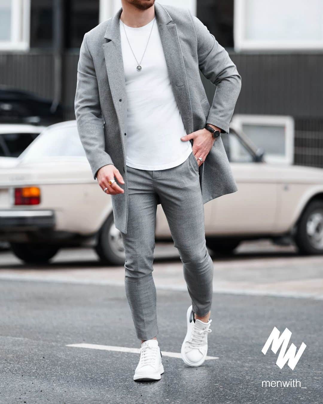 Men Withのインスタグラム：「Great photo of our dear friend @pebuyck 👌🏽 #menwithstreetstyle」