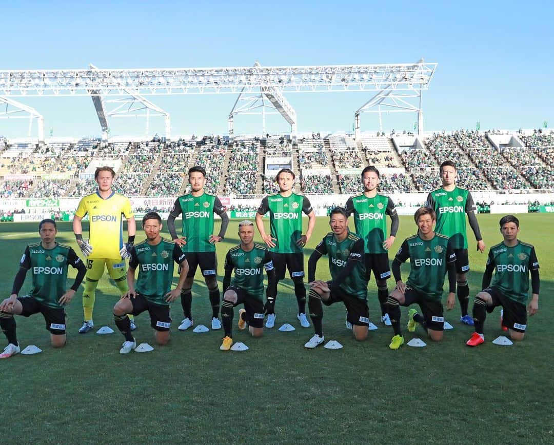 松本山雅FCさんのインスタグラム写真 - (松本山雅FCInstagram)「2020.11.21 2020 Meiji Yasuda J2 League 35th sec. Matsumoto 1-0 Okayama  #松本山雅fc #matsumotoyamaga #yamaga #onesoul #捲土雷鳥」11月21日 20時00分 - matsumoto.yamagafc