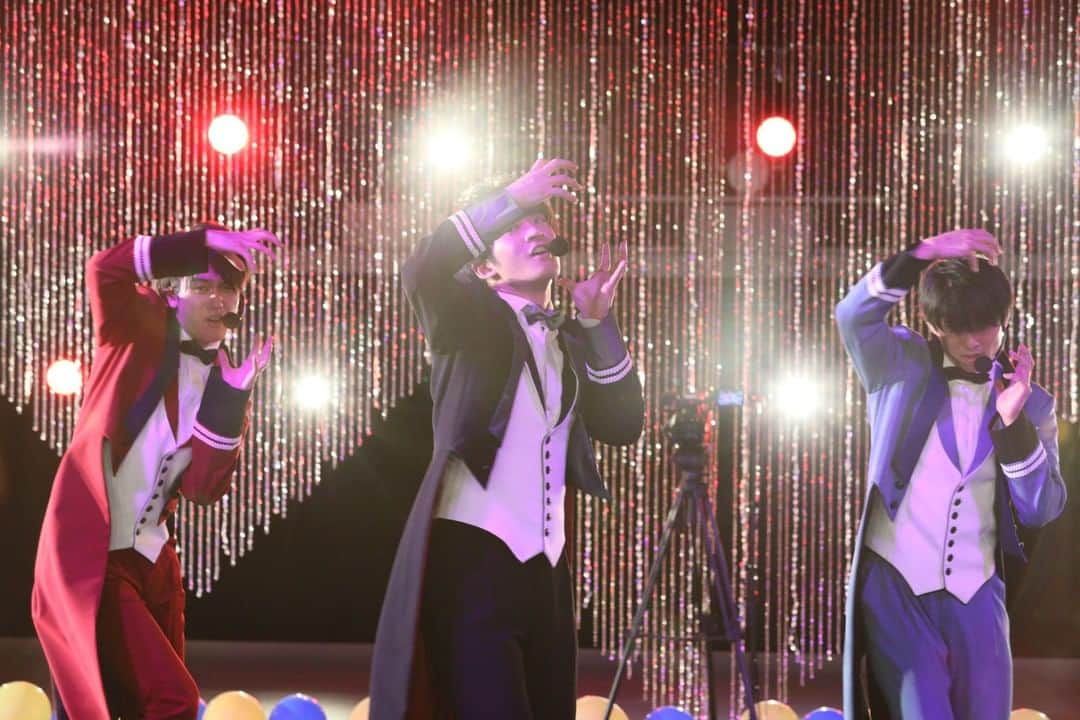 テレビ東京「青春高校３年C組」のインスタグラム：「🎬11/29「青春高校3年C組オンラインLIVE presented by OPEN HOUSE」ソーシャルディスタンスを保ちながら練習頑張ってます🎸 ⏳「TIFありがとうLIVE」アーカイブのチケット購入期限はあと3日！視聴期限はあと4日！青春高校３年C組HPオンライン公演チェックしてください👀  #openhouse  #地球の音 #バトラーズ #青春高校3年c組  #オンラインライブ  #練習中」