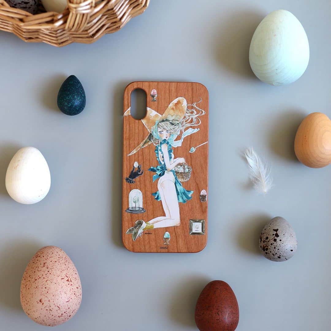 miiiのインスタグラム：「【NEW】 iPhone case（ウッド）：たまご／Oeuf  #watercolor #watercolorpainting #watercolorillustration #drawing #illustration #painting #イラスト #水彩画 #水彩イラスト #水彩画アート #透明水彩 #smartphonecase #caseiphone #easter #eastereggs #easterdecor #eggs  @ambiancepaper」