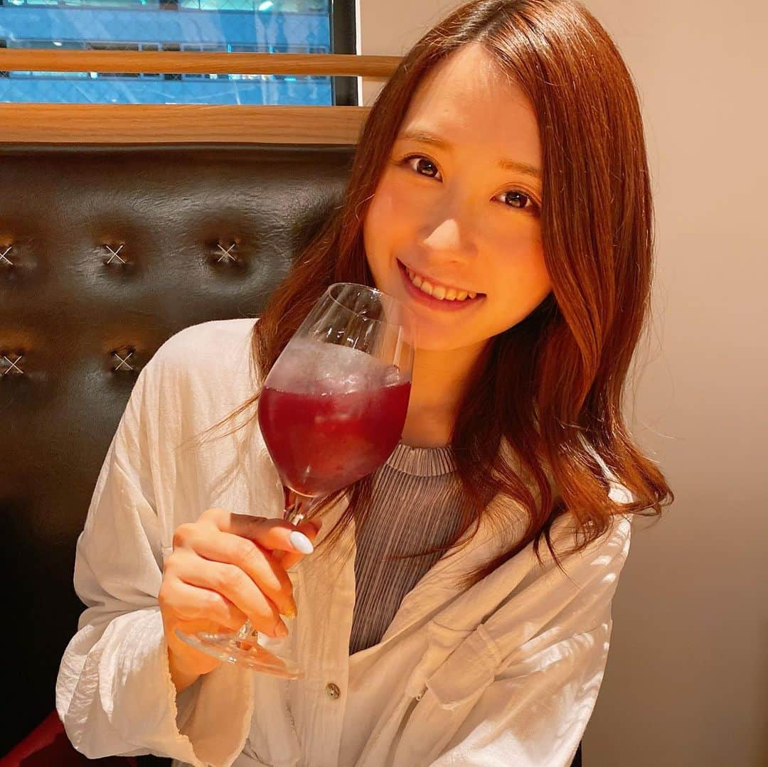 TONEAYUさんのインスタグラム写真 - (TONEAYUInstagram)「このまえは、さかなさかなさかなー🍷😍🐟💙﻿ ﻿ 楽しみにしてたサカナバル！！✨﻿ ﻿ 創作魚介料理で、どれも美味しすぎた🤤❣️﻿ ﻿ こーいうごはん大好き🥺🐟﻿ ﻿ ポテサラ、雲丹クリームと温玉、牡蠣の豆皿タパスはどれもおいしい❣️﻿ ﻿ タコとトマトの唐辛子炒めは、スープまで美味しくて完食。笑﻿ ﻿ 〆は、蟹味噌のペペロンチーノ🌶🍝﻿ ﻿ 飲み放題だったので、🍺から始まり、サングリアも激うま！！！！！❤️﻿ ﻿ 赤白飲み🍷﻿ (赤と白のワインを交互に飲むやつw)﻿ 久しぶりやっちまったー🤤❣️笑﻿ ﻿ あーおいしかった🥺﻿ ﻿ 💙 @sakanabar.gtd 💙﻿ ﻿ #サカナバル五反田　#五反田　#dinner﻿ #五反田グルメ #五反田バル #牡蠣 #五反田ランチ #豆皿タパス #魚介料理 #グルメ」11月21日 20時13分 - toneayu