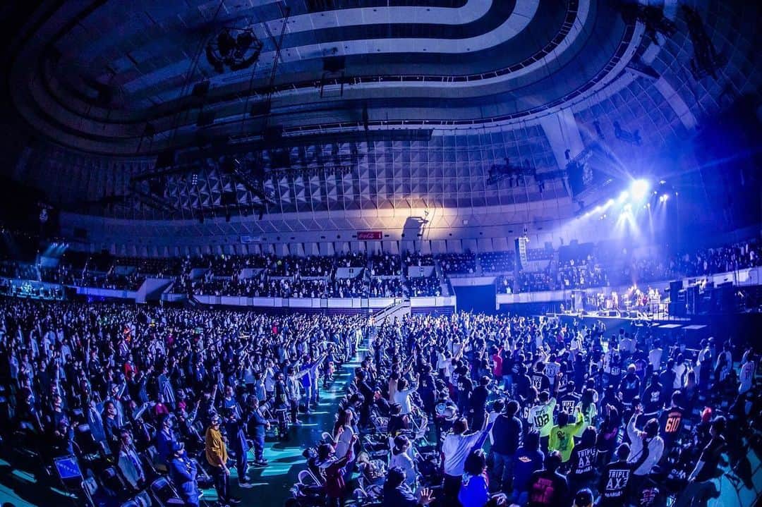 藤原広明のインスタグラム：「神戸ワールド記念ホール 「MUSIC ZOO WORLD 」 ‐DAY.1-肉眼で見る生き物の世界-LIVE編-  タイトラ、そしてズーワルのあなたにびっくらぶっ🌞🌞🐅🐅  photo by @cazrowAoki」