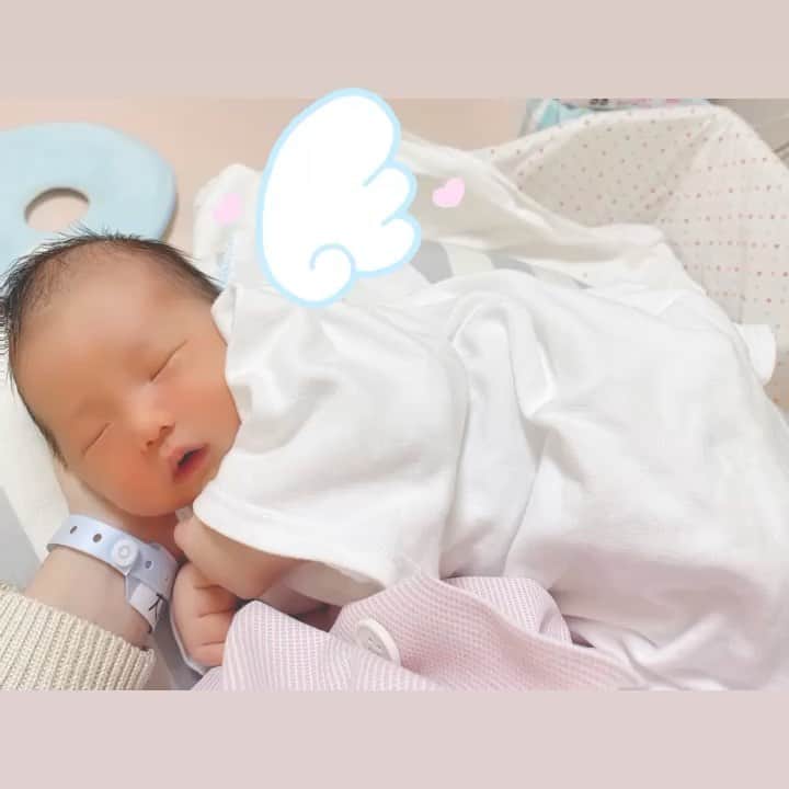 大石ほのかのインスタグラム：「天使だ😂🧡  #likeforlike#❤️#いいね#followforfollowback#follow#me#baby#ベビスタグラム#ファッション#男の子ママ#BabyBoy#love#赤ちゃんのいる暮らし#天使#かわいい#dog#犬#海#空#家族#family#followｍe#follow4follow#f4f#pretty#cutedog#出産#男の子#ママスタグラム #ママ」