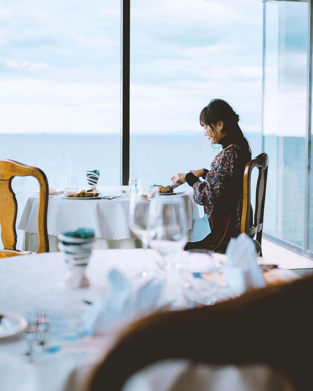 shinichi38さんのインスタグラム写真 - (shinichi38Instagram)「﻿ ﻿ seaside view 🌊﻿ ﻿ ﻿ 淡路島に今年8月にオープンした﻿ 青海波のカフェレストラン﻿ 「海の舎」でランチしてきました🍽﻿ 淡路牛の欧風ビフカツや﻿ 青海波レトロプリンが絶品で﻿ 海を眺めながら美味しく頂きました😋﻿ サンセットも綺麗なんで﻿ 近々また行きたいなぁと思いました☺️﻿ ﻿ #青海波﻿ #淡路島西海岸﻿ #awajiwestcoast﻿ #pr」11月21日 20時36分 - shinichillout54