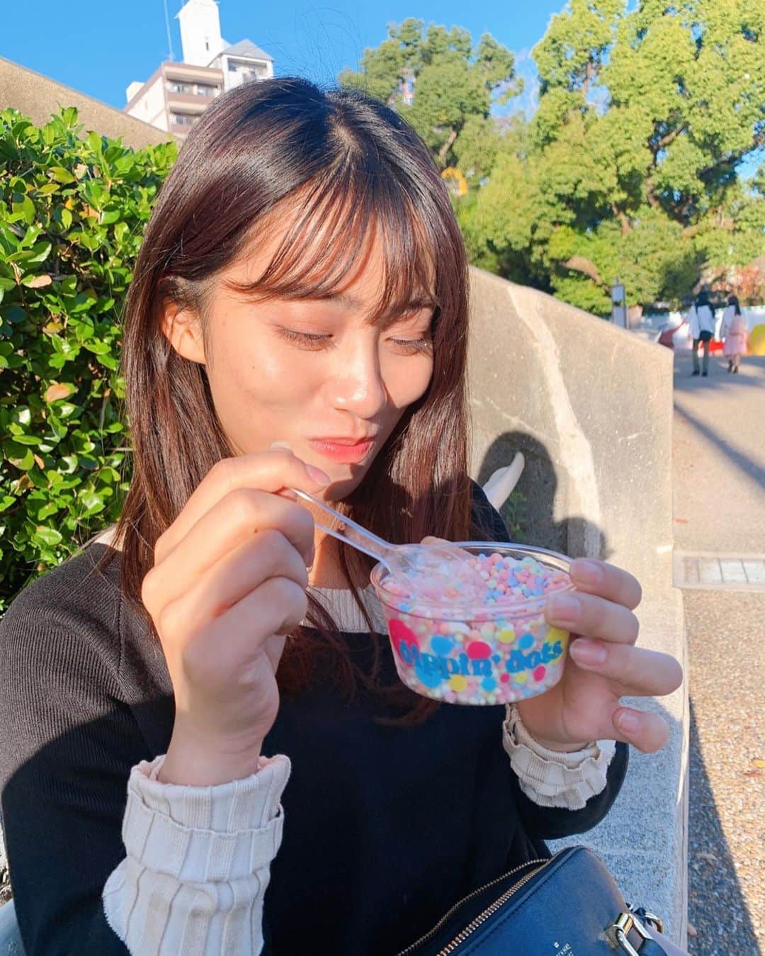 坂本遥奈さんのインスタグラム写真 - (坂本遥奈Instagram)「久々このアイス食べた！！ いろんな味がして美味しかった〜〜 めちゃくちゃくっつけてやったぜい、、🤓🤓 #つぶつぶあいす #dippindots」11月21日 20時39分 - haruna_sakamoto_official