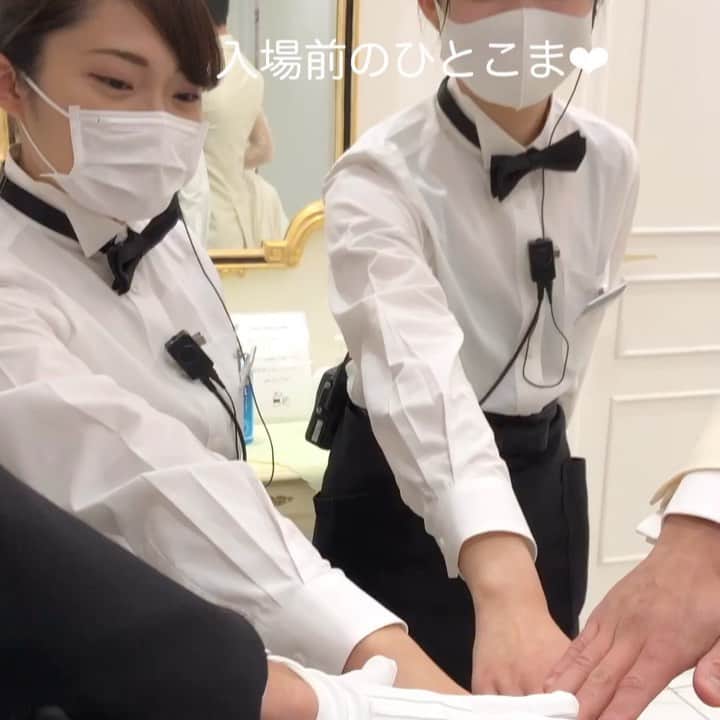 のインスタグラム：「入場前にみんなで…❤︎   * ■Produced by @rosegarden_royalgrace_planners ［ローズガーデン/ロイヤルグレース大聖堂* 福井ゲストハウスウェディング= ---ROSEGARDEN------------------ [ローズHP]http://m-rosegarden.jp/ [ロイヤルHP]http://royalgrace.jp/ [TEL]0776-57-8000 [OPEN]AM10-PM8 -------------------------------  * * ■Wedding professional partners @kouzaburou.wedding @kouzaburou_tsuruga @kimono_kouzaburou @beauty_factory1088 @visual_factory_intl @rose_rosa_flowers @leaf_terrace_fukui_rosegarden * * ■Sister stores @rosegarden_royalgrace_wedding @fait_maison_takanawa」