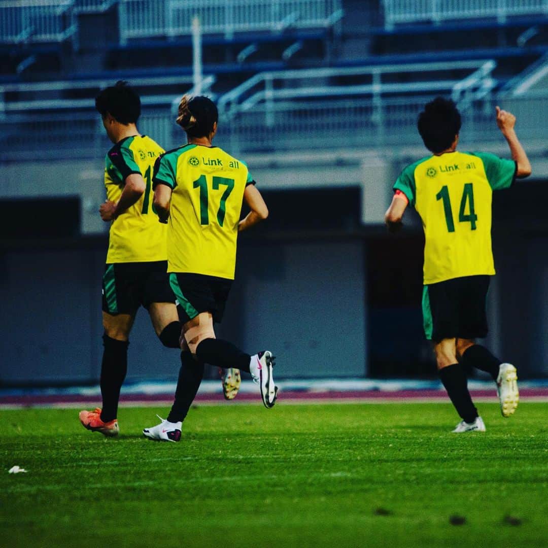 大儀見優季のインスタグラム：「Sunday Will be last dance with @hayabusairebun for this season 🤘🏽⚽️  #hayabusaeleven #yukinagasato #CantStopUs #niketokyo」
